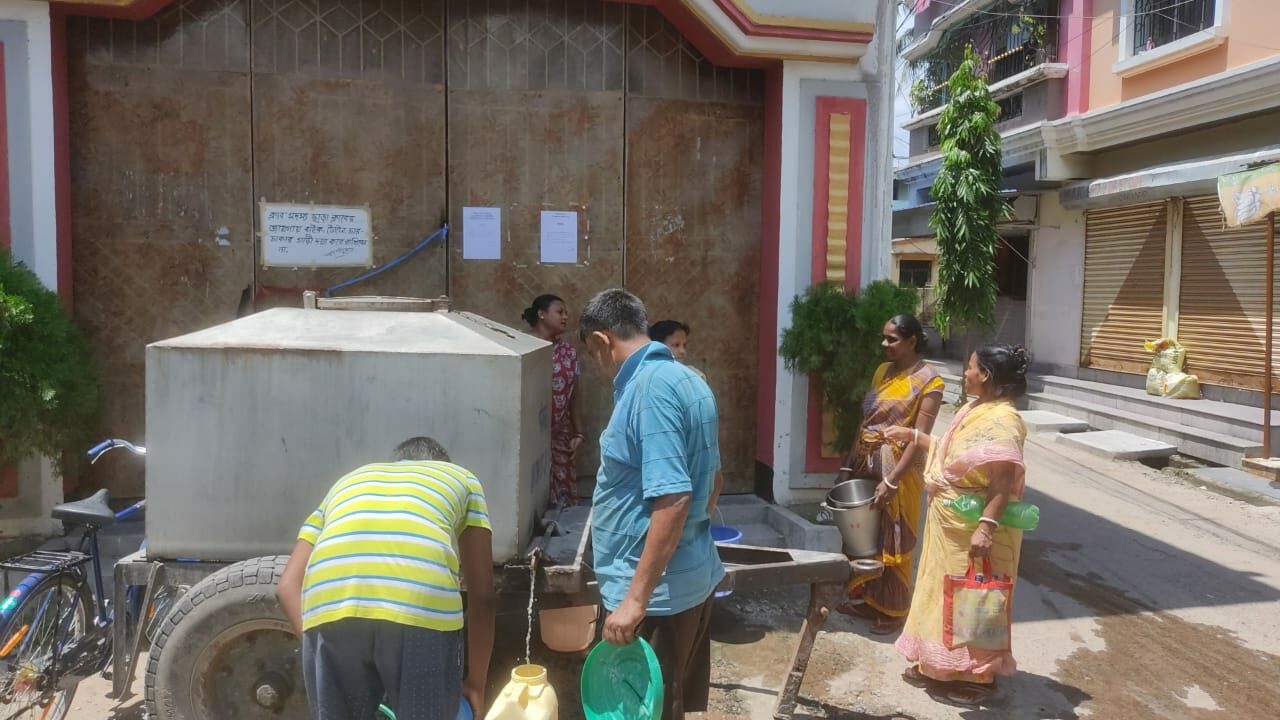 উত্তরপাড়া পুরসভার সাত ও দশ নম্বর ওয়ার্ডের এলাকায় তীব্র জল কষ্ট শুরু।