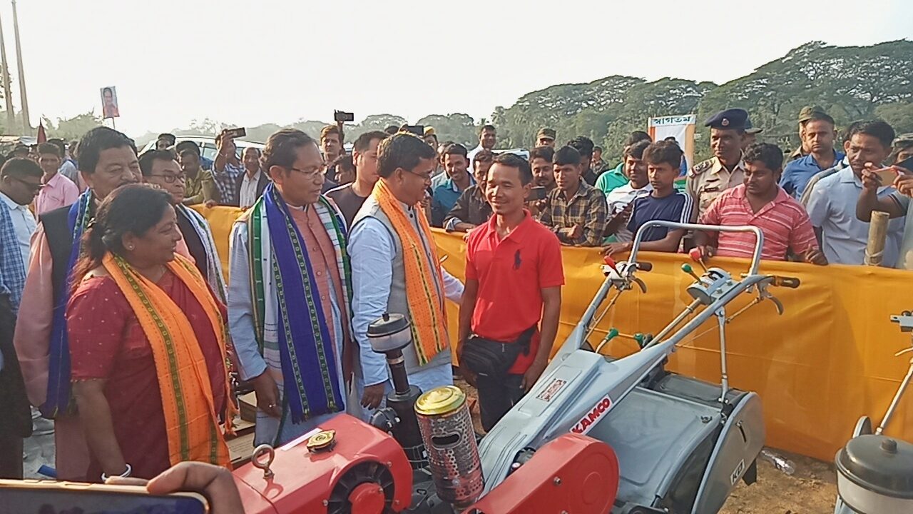 আনন্দঘন অনুষ্ঠানের মধ্য দিয়ে বিভিন্ন উন্নয়নমূলক কাজের উদ্বোধন করলেন রাজ্যের মুখ্যমন্ত্রী ডক্টর মানিক সাহা।