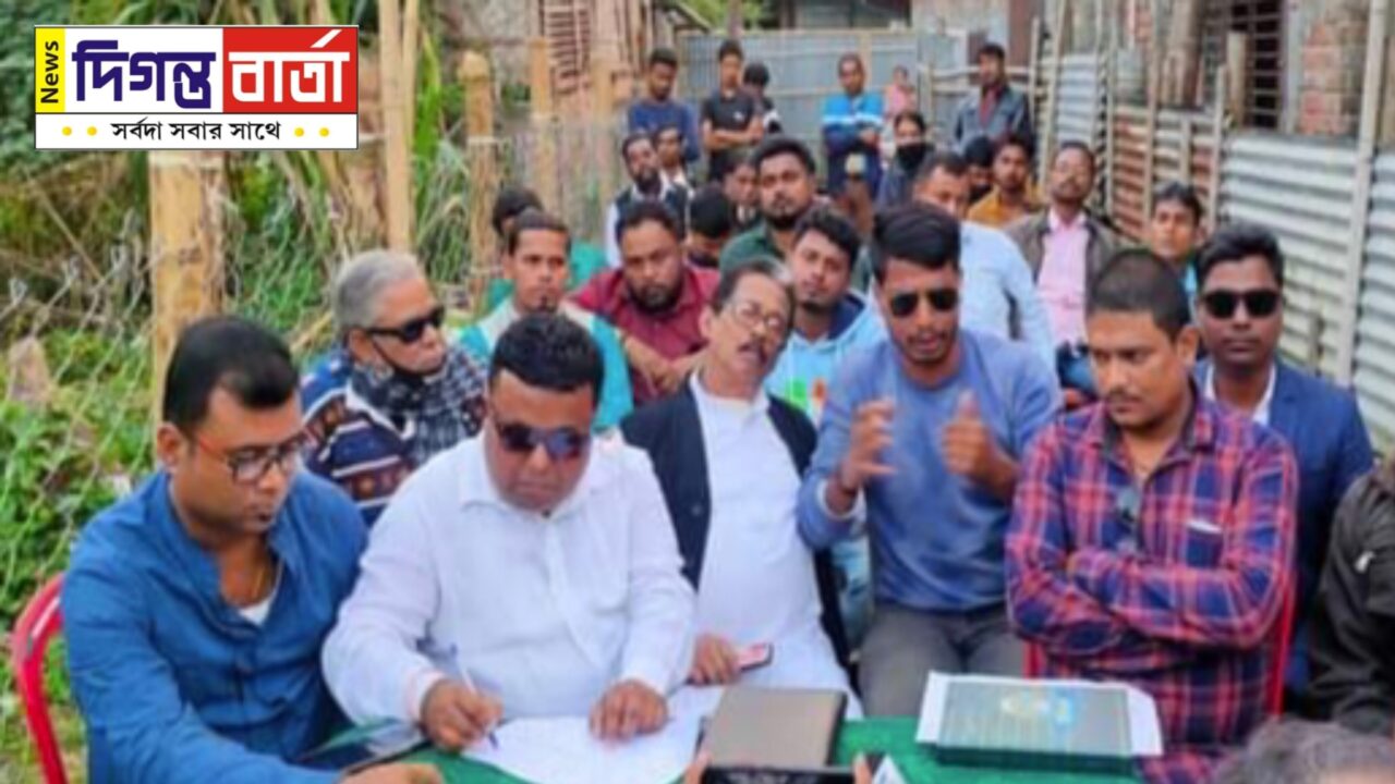 কংগ্রেসের গোষ্ঠী কোন্দল দল ছাড়ছেন সমর্থকরা।