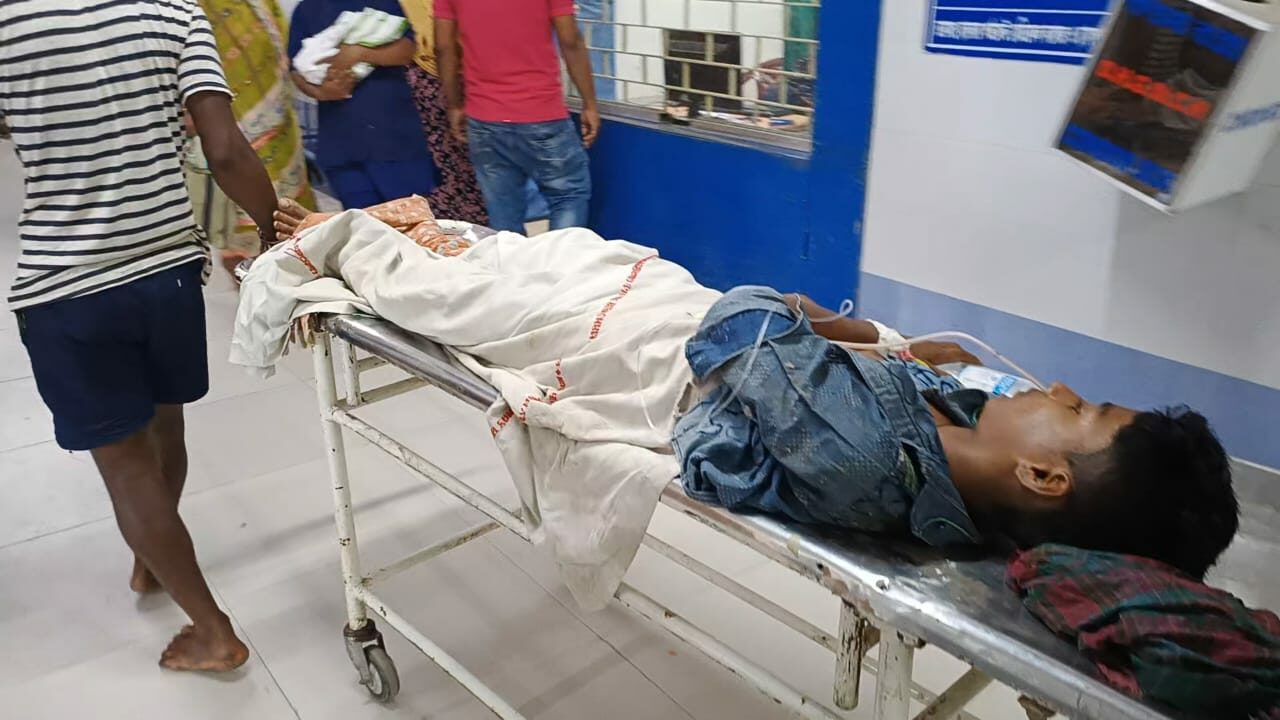মদ ভেবে কীটনাশক খেয়ে মৃত্যু এক স্কুল পড়ুয়া।
