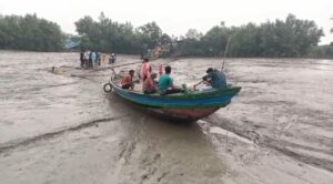 Passenger boat stuck middle river