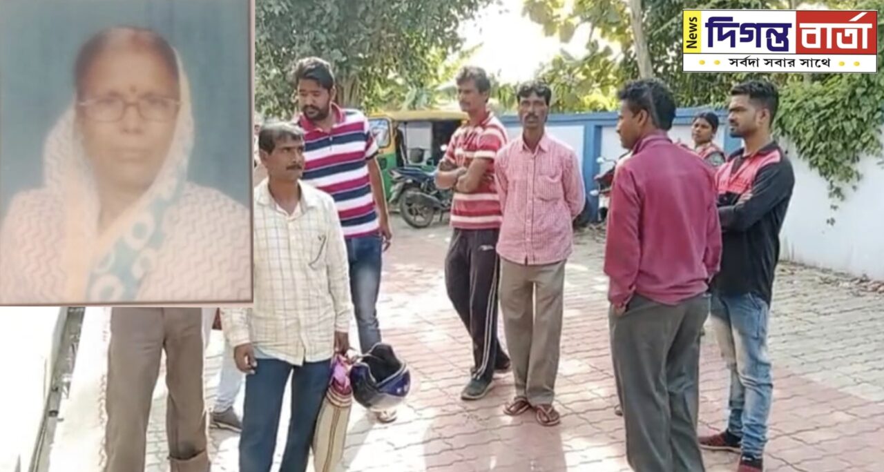 কাঠারি দিয়ে মাকে খুন ছেলের।