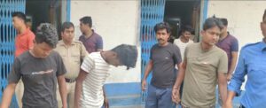 একাধিক আগ্নেয়স্ত্র সহ পাকড়াও চার দুষ্কৃতী।