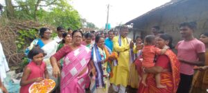 শোভাযাত্রা সহকারে প্রচার করলেন মাতালী বাগ।
