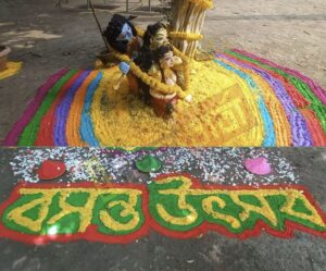 বসন্ত উৎসবে দেখা পাওয়া গেল বৃন্দাবন থেকে শান্তিনিকেতন।