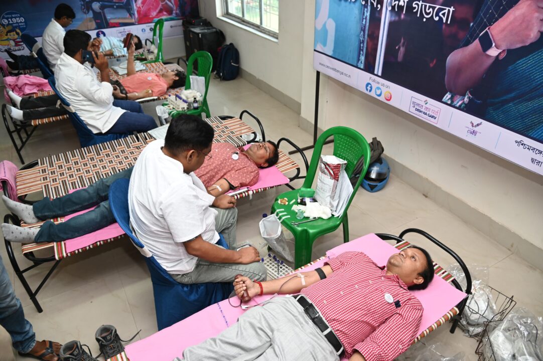 ডায়মন্ড হারবারে SVEEP এর কর্মসূচীতে রক্তদান শিবির।