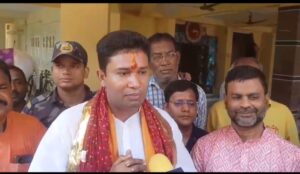বরুন দেবের প্রবল ত‍্যেজ উপেক্ষা করে প্রচারে কবীর&hellip;