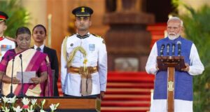 কেন্দ্রীয় মন্ত্রিসভায় থাকছেন কোন সাংসদেরা।