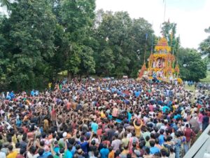 মাসির বাড়ির পথে গুপ্তিপাড়ায় ২৮৪ বছরের পুরোনো রথ।
