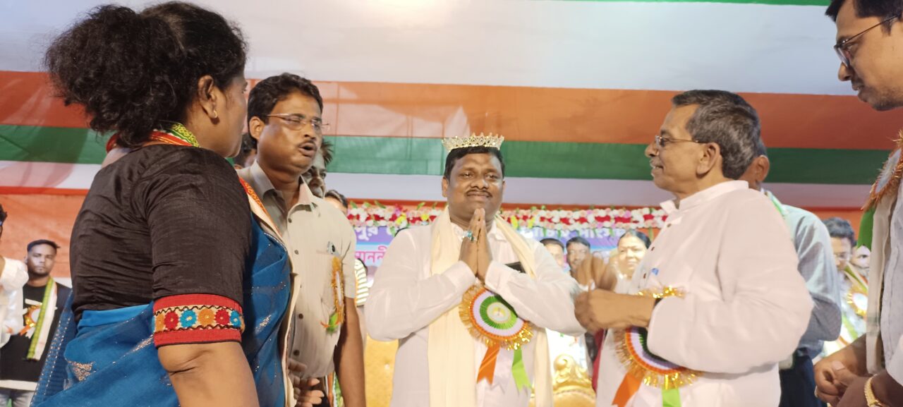 দলীয় কর্মীদের আবেগ উচ্ছ্বাস কে মর্যাদা দিতে সংবর্ধনা সভা কুলপিতে।