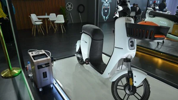 joy e-baike Hydrogen fuel cell bike in india ১লিটার জলে চলবে ১৫০ কি মি রাস্তা।