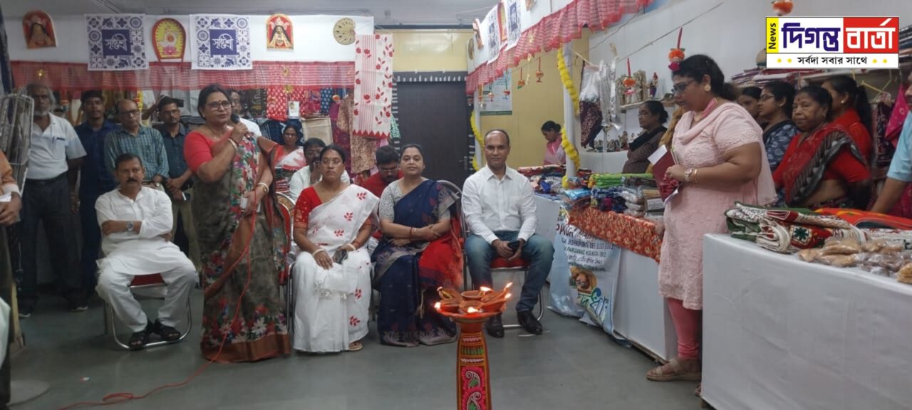 শারদীয়া সৃষ্টশ্রী মেলার আয়োজন জেলা প্রশাসনের।