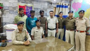 গভীর রাতে টহলরত পোলবা থানার পুলিশ গ্রেফতার করলো&hellip;