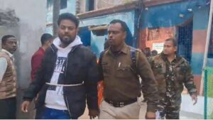 অগ্নিদগ্ধ দম্পতি, অভিযোগের ভিত্তিতে গ্রেফতার যুবক।