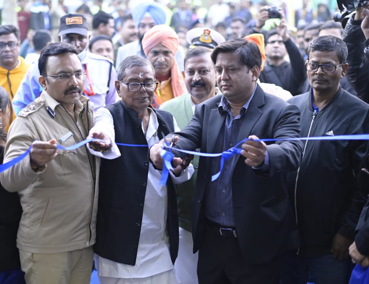 বর্ণাঢ্য শোভাযাত্রায় সূচনা হলো পরিবেশ বান্ধব গঙ্গাসাগর মেলার।