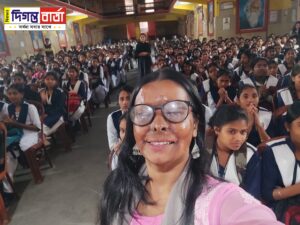 স্কুল পড়ুয়াদের নিয়ে অ্যাসিড আক্রমণের বিরুদ্ধে সচেতনতা শিবির।
