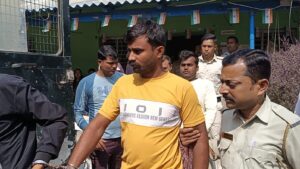 বাংলাদেশ নয়, বাংলাতেই ভাঙা হল সরস্বতীর মূর্তি।