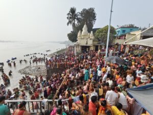 মাঘ সংক্রান্তিতে বঙ্গীয় কুম্ভ স্নান ত্রিবেণী সঙ্গমে।