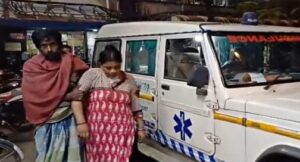 রাতের অন্ধকারে মহিলার উপরে দুষ্কৃতী হামলা, তদন্তে পুলিশ।