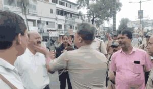 ভারত বনধকে কেন্দ্র করে পুলিশের দাদাগিরি দিনাজপুরে।