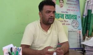 ডানকুনিতে তৃণমূল নেতার নাম দু’ জায়গায়।