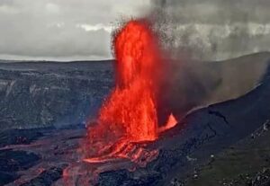 America Lava আমেরিকার হাওয়াইয়ে প্রকৃতির অপরূপ রূপে মুগ্ধ&hellip;